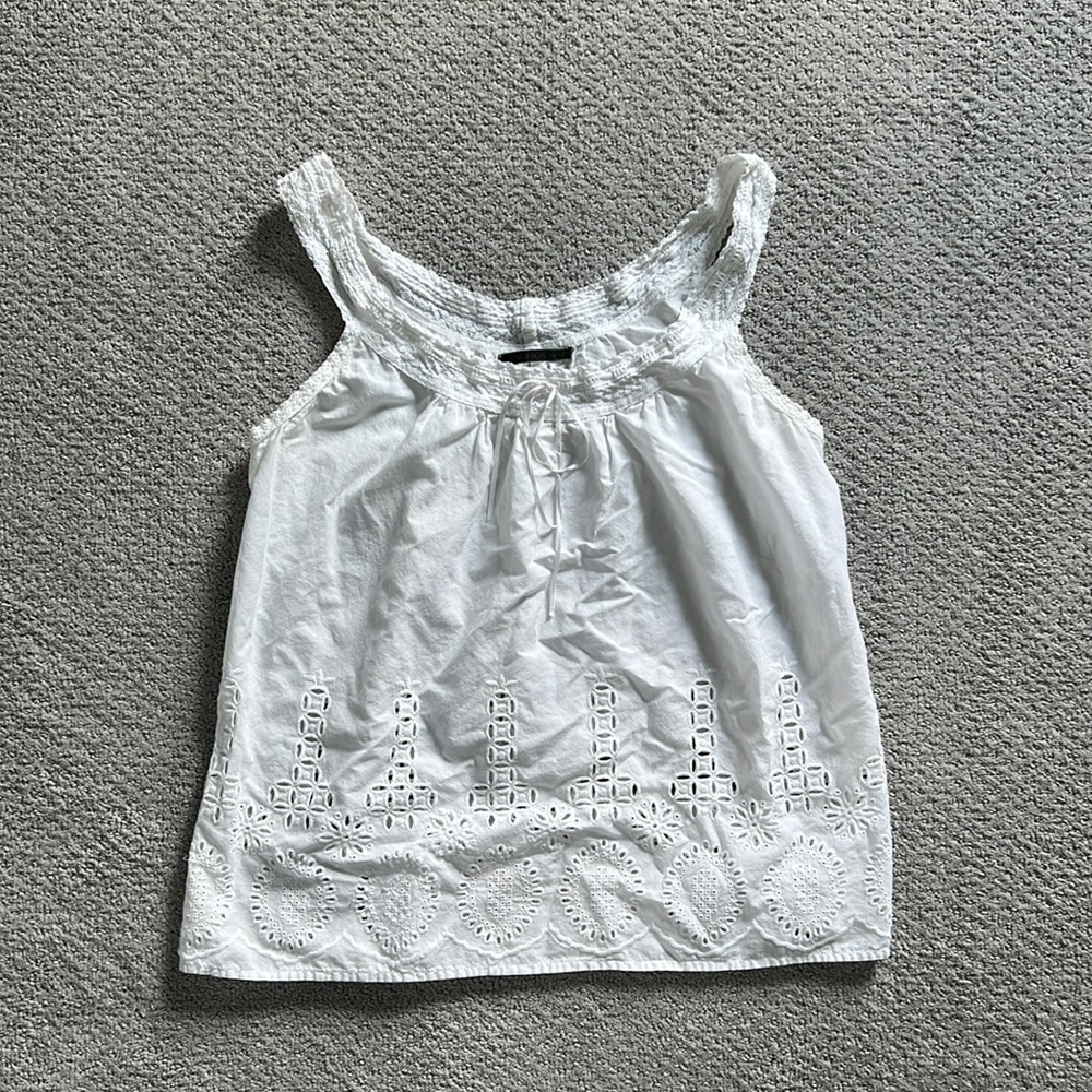 White eyelet Velvet babydoll sleeveless shirt.
